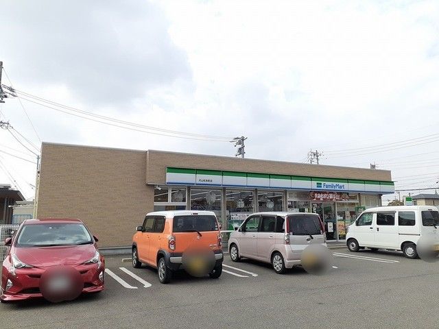 近くのファミリーマート犬山松本町店まで765m(徒歩10分)
