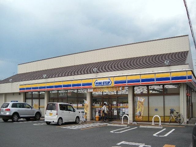 近くのミニストップ浜松貴布祢店まで900m（徒歩12分）