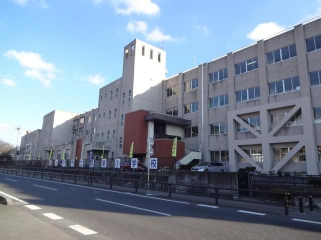 近くの城東小学校まで550m（徒歩7分）