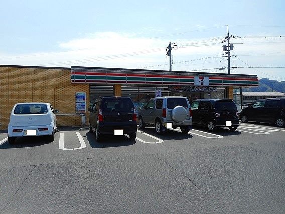 近くのセブンイレブン福山御幸町店まで1,000m（徒歩13分）