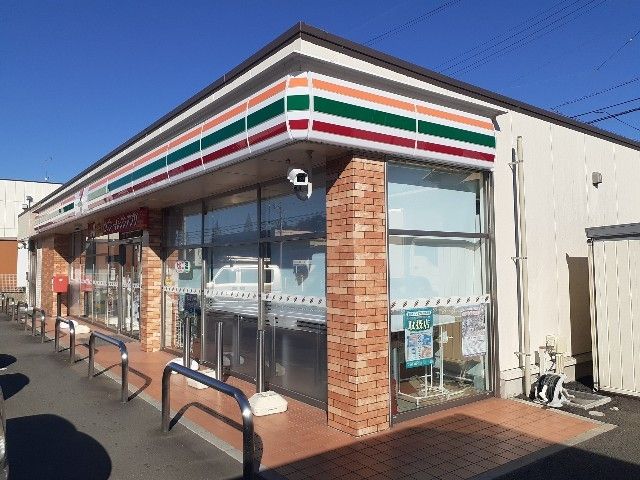 近くのセブンイレブン  掛川杉谷店まで700m（徒歩9分）