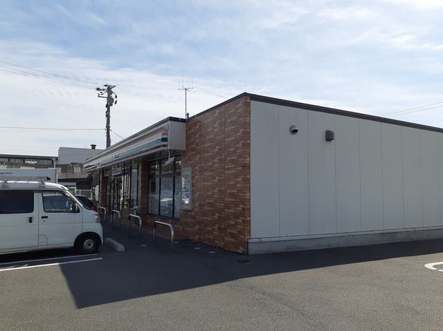 近くのセブンイレブンまで600m(徒歩8分)