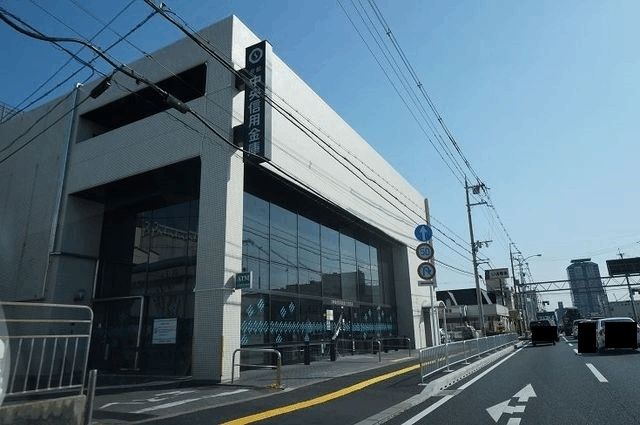 近くの京都中央信用金庫 久世支店まで240m（徒歩3分）