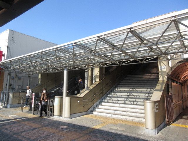 近くの駅まで900m（徒歩12分）