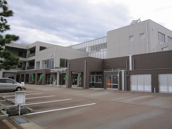 近くの大門小学校まで2,100m（徒歩27分）