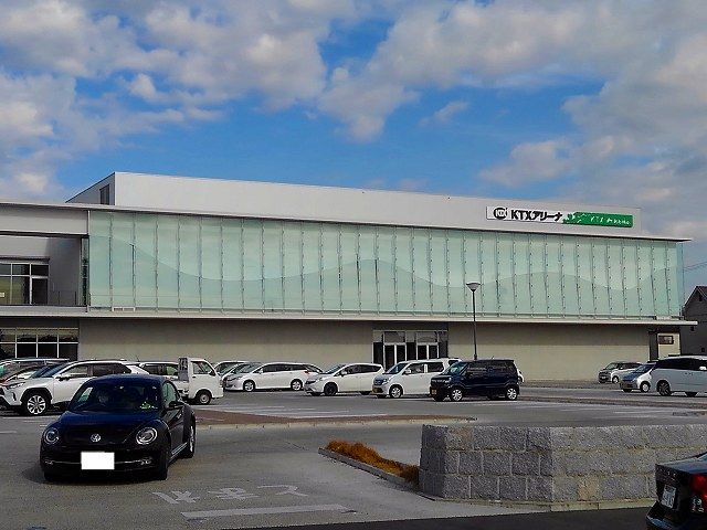 近くの施設まで300m（徒歩4分）