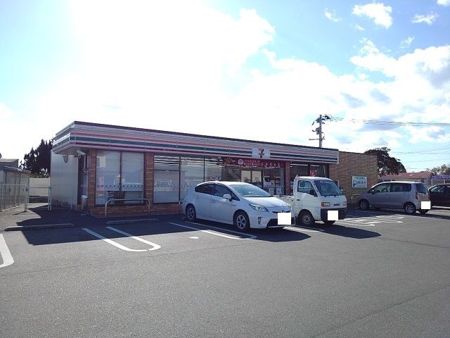 近くのセブンイレブン西都調殿店まで950m（徒歩12分）