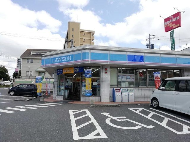 近くのコンビニまで230m（徒歩3分）