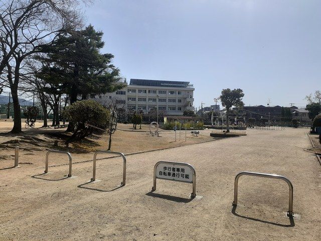 近くの北条公園まで260m(徒歩4分)