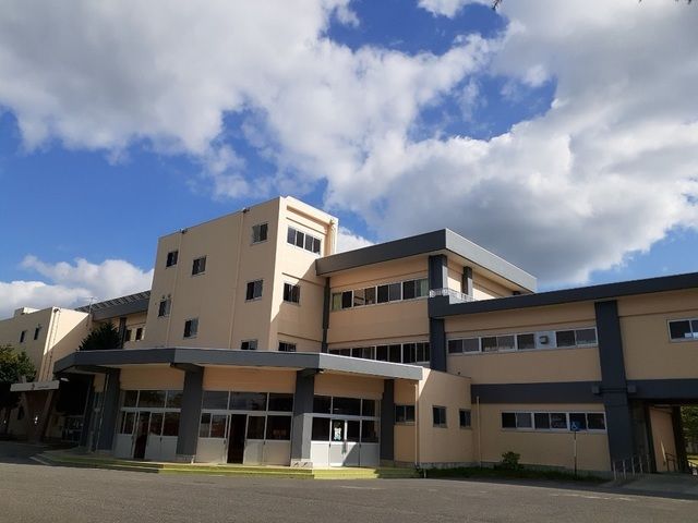 近くの大崎市立三本木小学校まで1,200m（徒歩15分）
