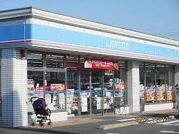近くのコンビニまで1,200m（徒歩15分）