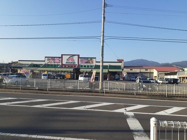 近くのスーパーまで724m（徒歩10分）