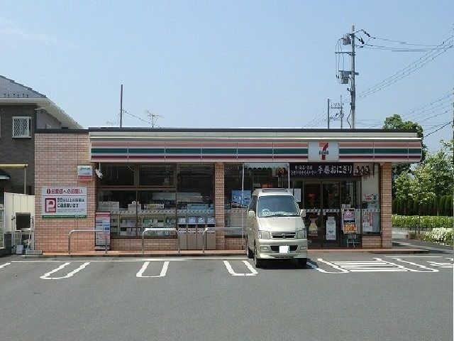 近くのセブンイレブンまで170m（徒歩3分）