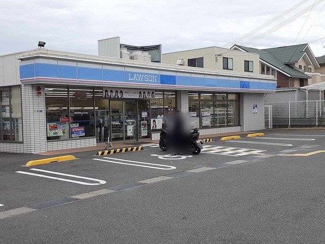 近くのローソン様まで451m（徒歩6分）