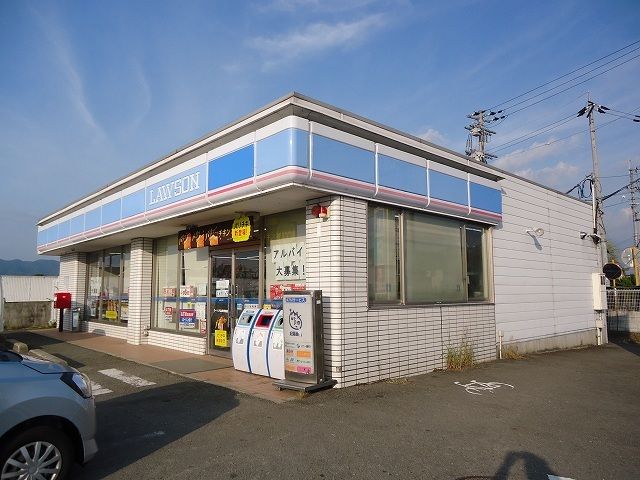 近くのコンビニまで1,900m（徒歩24分）