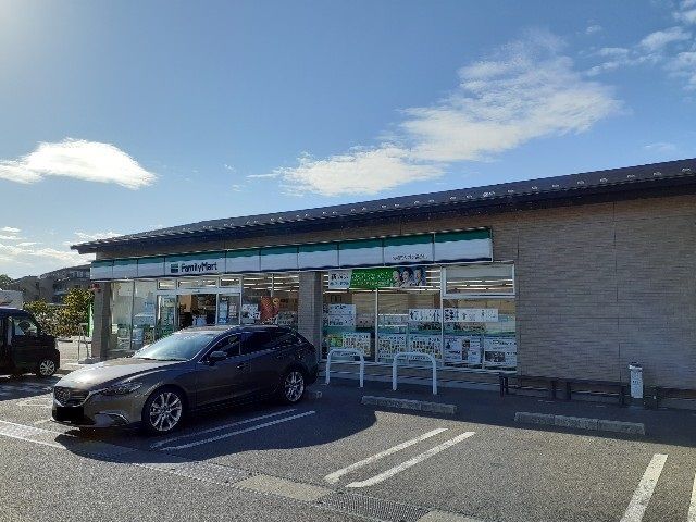 近くのファミリーマートミシガン店様まで1,150m(徒歩15分)