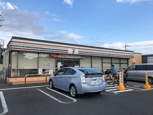 近くのセブンイレブンまで800m（徒歩10分）