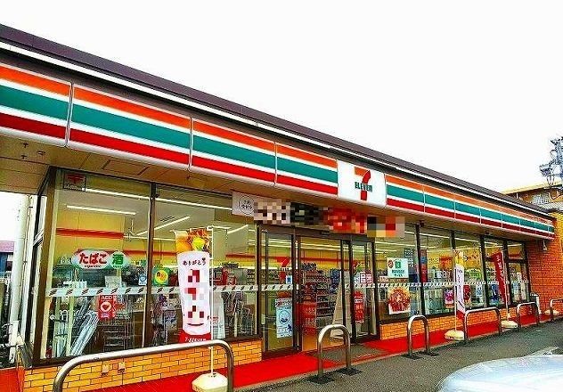 近くのセブンイレブンまで230m（徒歩3分）
