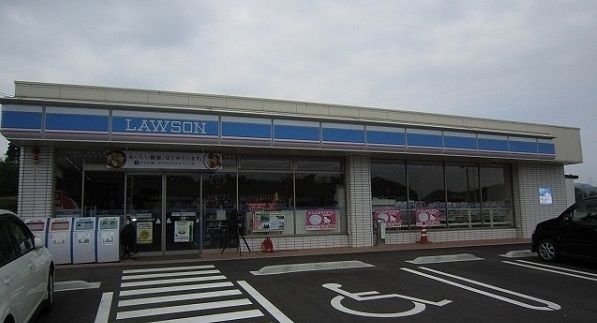 近くのローソン松江鹿島店まで650m(徒歩9分)
