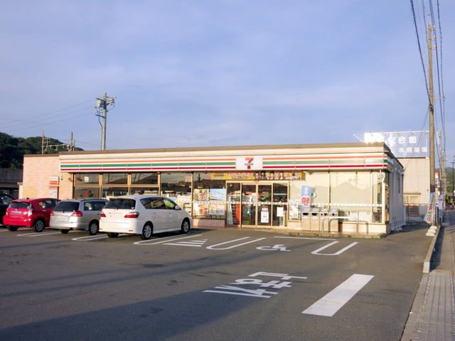 近くのセブンイレブン 岡崎本宿町店まで550m(徒歩7分)
