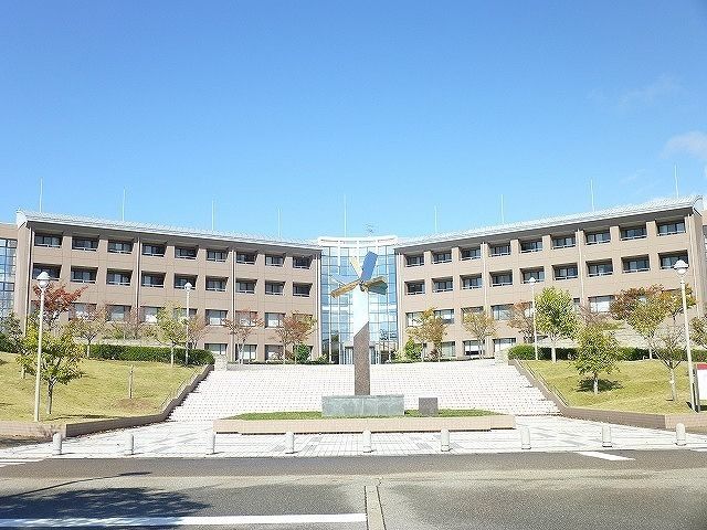 近くの看護大学まで1,700m（徒歩22分）