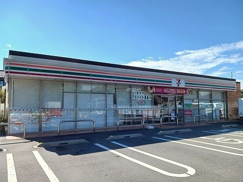 近くのセブンイレブンまで350m（徒歩5分）