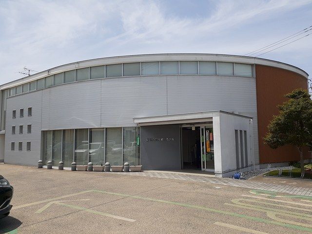 近くの荘内銀行 鶴岡西支店まで550m(徒歩7分)