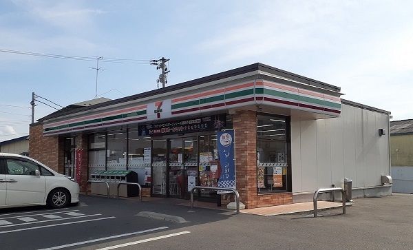 近くのセブンイレブン須賀川和田道店まで400m（徒歩5分）