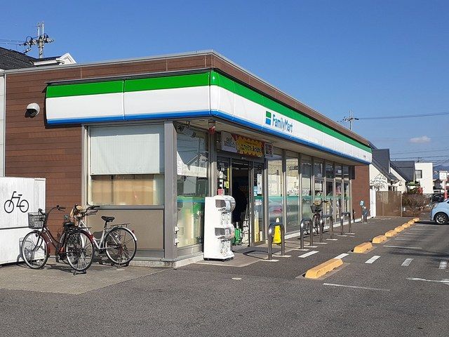 近くのファミリーマート東沖野店様まで520m（徒歩7分）