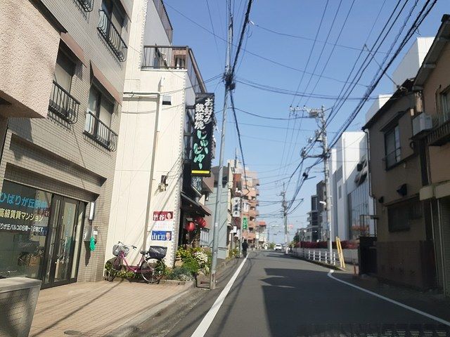 近くのお好み焼きじゅーじゅーまで239m（徒歩3分）