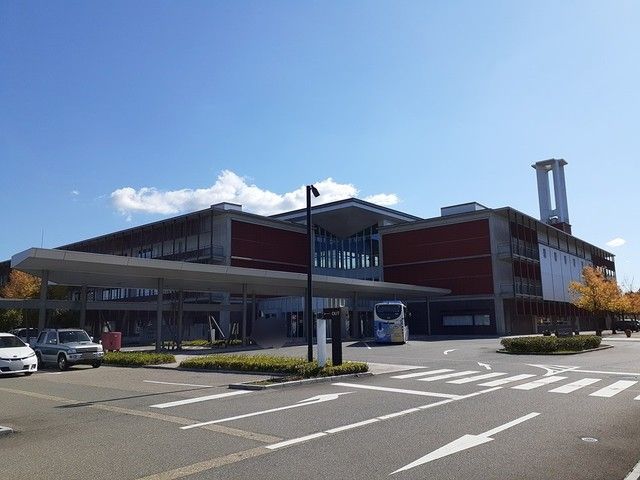 近くの野々市市役所まで3,200m(徒歩40分)