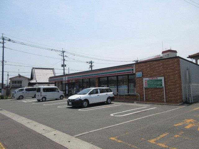近くのセブンイレブンまで450m（徒歩6分）