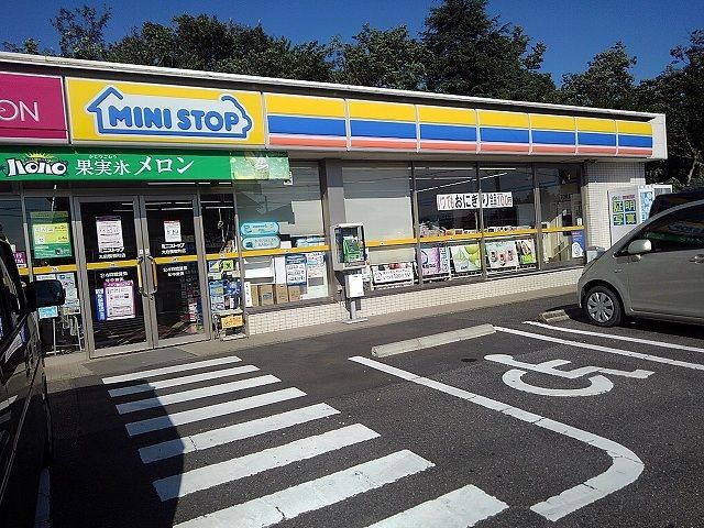 近くのミニストップ大府横根町店まで1,100m(徒歩14分)