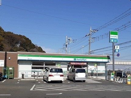 近くのコンビニまで1,000m（徒歩13分）