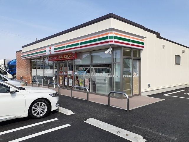 近くのセブンイレブン 丹陽町三ツ井店まで270m(徒歩4分)