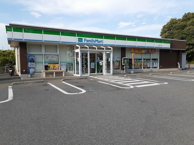 近くのコンビニまで878m（徒歩11分）