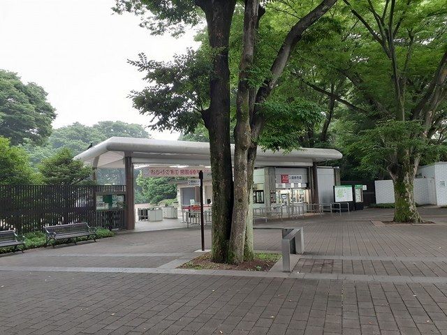近くの神代植物公園まで1,100m(徒歩14分)
