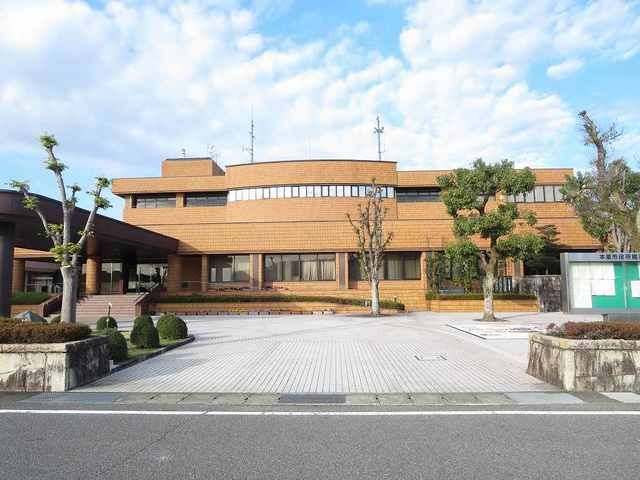 近くの本巣市役所本庁舎まで800m（徒歩10分）