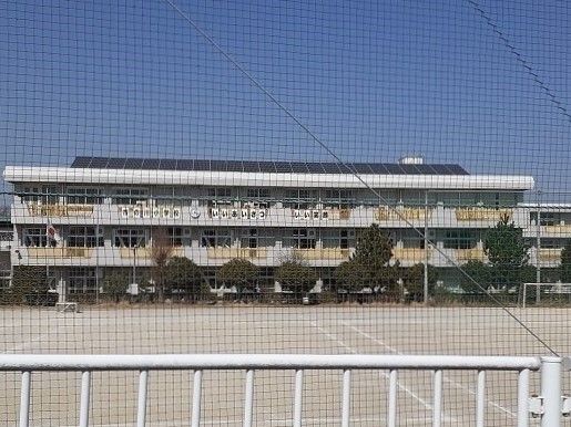 近くの小学校まで1,100m（徒歩14分）
