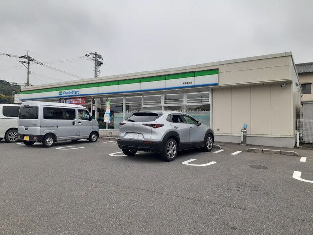 近くのファミリーマート糸島神在店まで350m(徒歩5分)