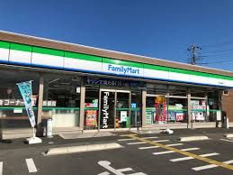 近くのファミリーマート 熊谷新堀店まで200m(徒歩3分)