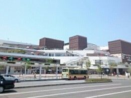 近くのテラスモール湘南まで1,200m（徒歩15分）