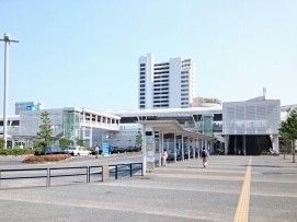 近くの辻堂駅まで1,100m（徒歩14分）