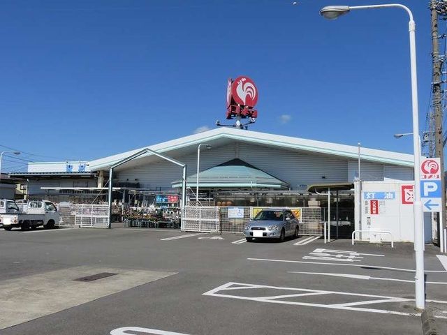 近くのコメリハード&グリーン北勢店まで300m(徒歩4分)