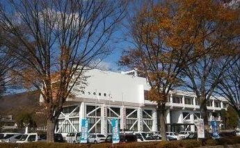 近くの市役所まで1,800m（徒歩23分）