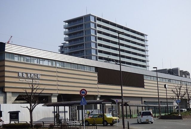 近くの阪急　洛西口駅まで800m（徒歩10分）