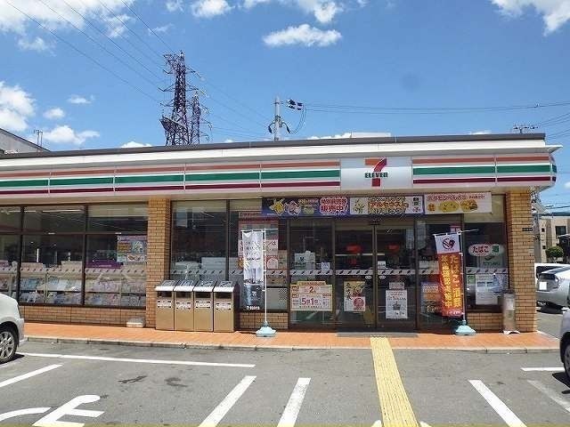 近くのコンビニまで500m（徒歩7分）