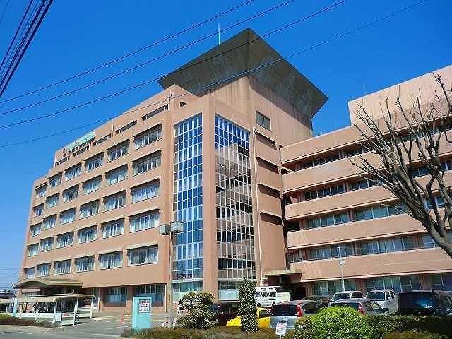 近くの済生会前橋病院まで2,500m(徒歩32分)