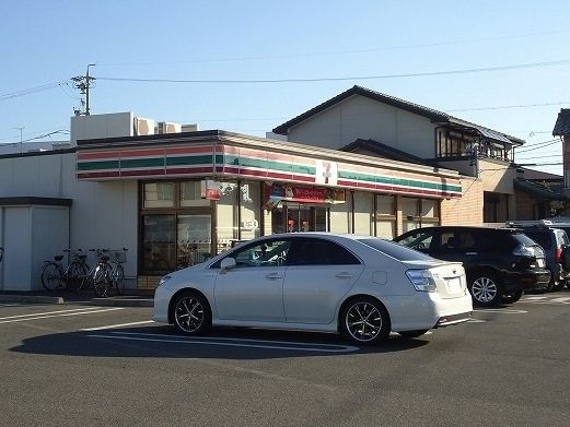 近くのセブンイレブン 西尾口東店まで450m(徒歩6分)