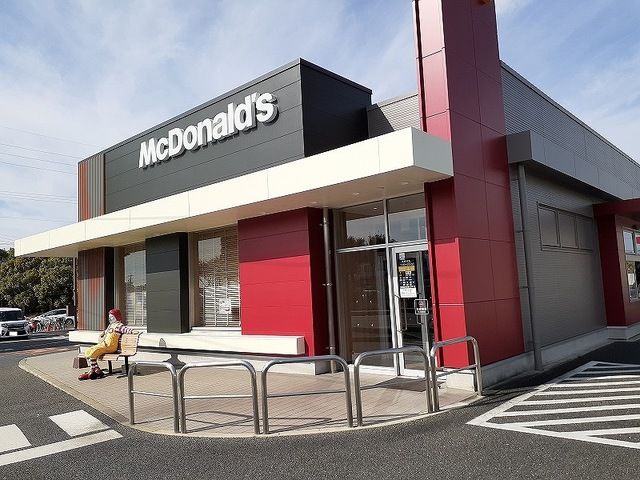 近くのマクドナルド熊本空港インター店まで400m(徒歩5分)